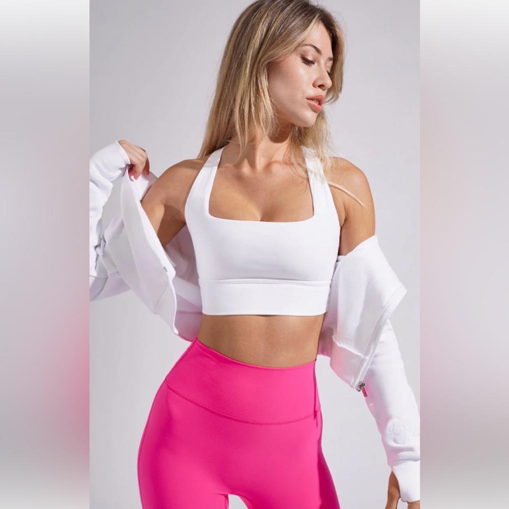 NWT SZ S WHITE REVOLUTION SPORTS BRA